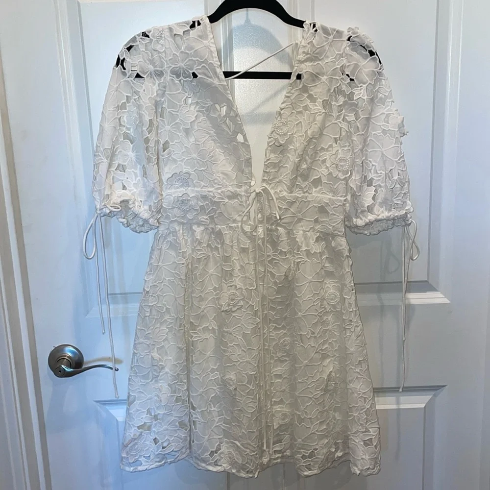 white floral tie front mini dress - Picture 2 of 12